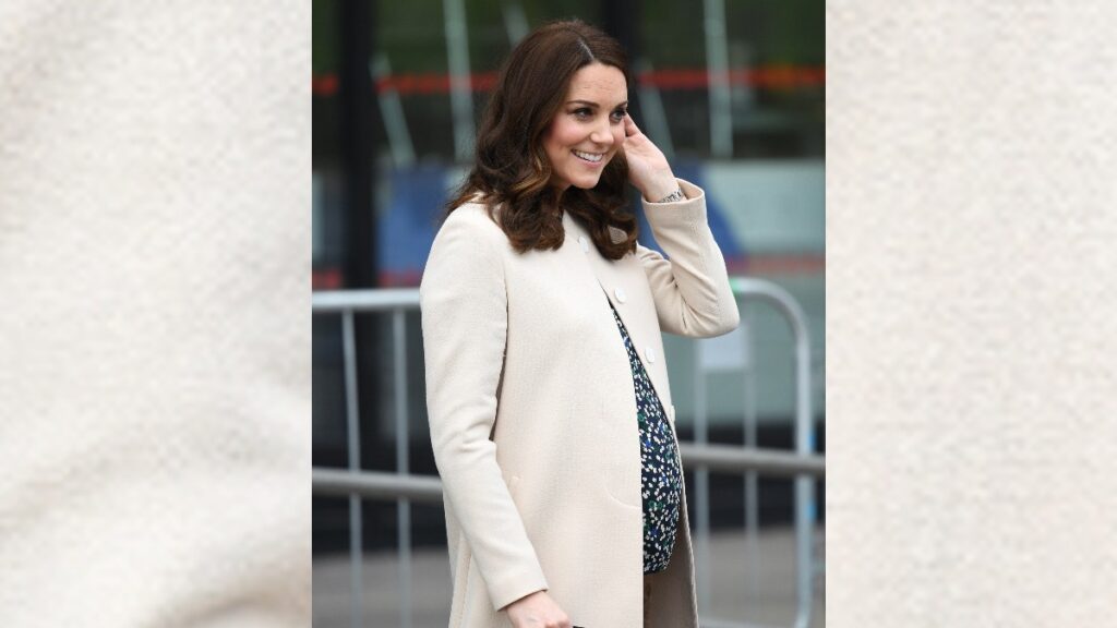 Photo of Kate Middleton pregnant.