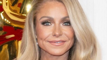 Kelly Ripa smiles close up