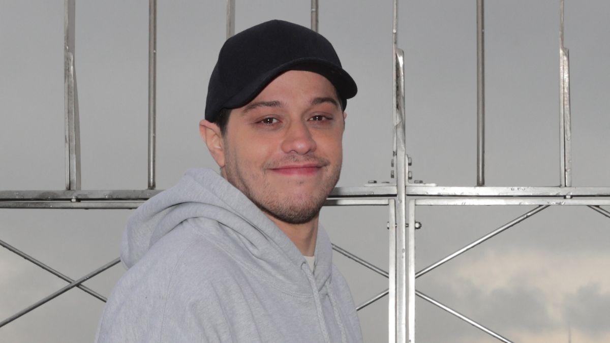 'Perfect Boyfriend' Pete Davidson Strips Down To Briefs Ahead of Reunion With Ex Kim Kardashian: 'Kimmy Will Enjoy!