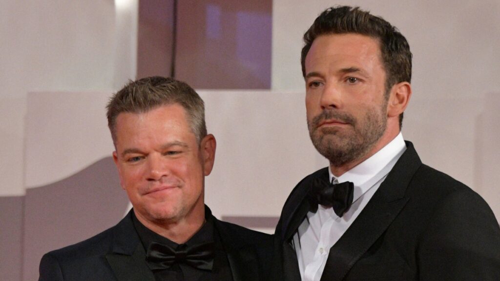 Matt Damon and Ben Affleck on the red carpet.