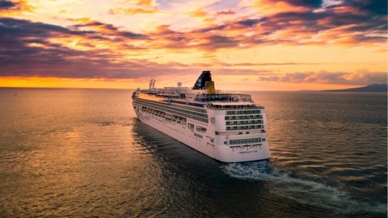 Michigan bomb threat on a cruise ship