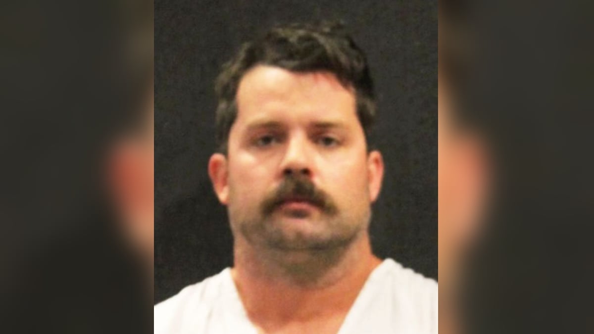 Arizona Dad Accused in Hot Car Death Gets Court’s OK for Hawaii Vacation: ‘He Clearly Didn’t Care About His Children’
