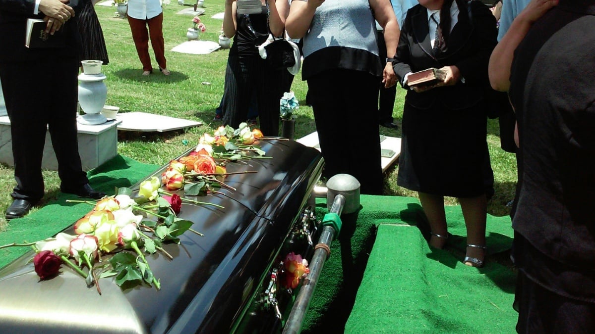 Connecticut Man Heartbroken After Funeral Director Shaves Late Wife’s Head: ‘I Can Only Imagine How Horrified He Felt’