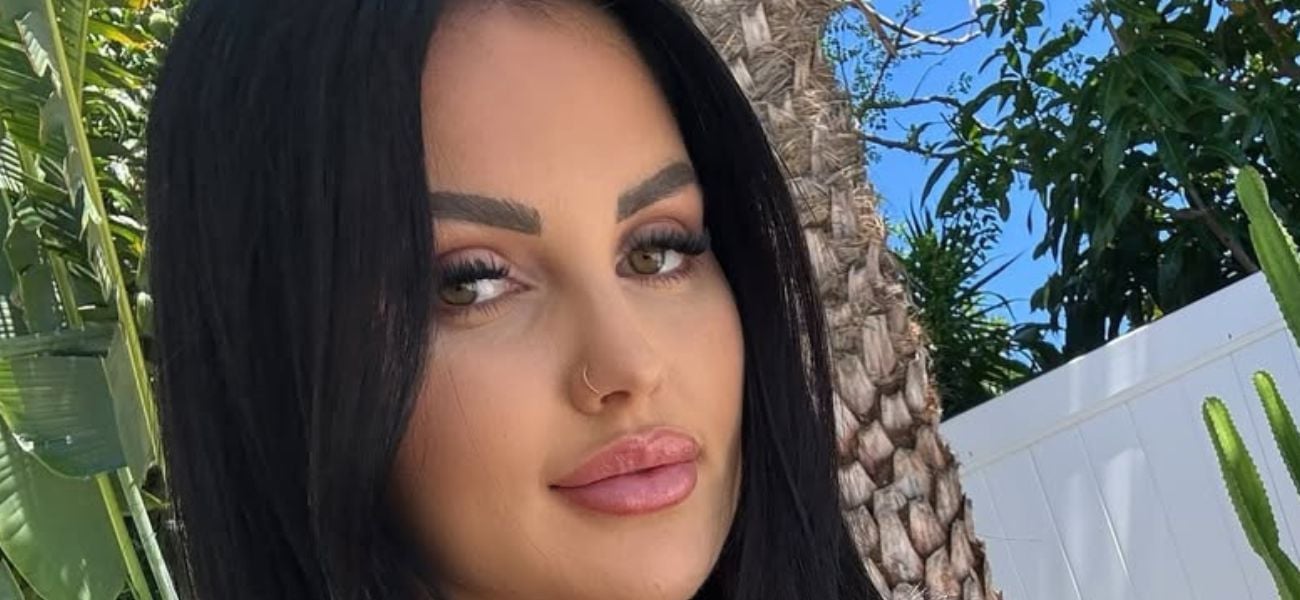 Renee Gracie Drops Two Bikini Bombshells and Fans Can’t Pick Between ‘Left or Right?’