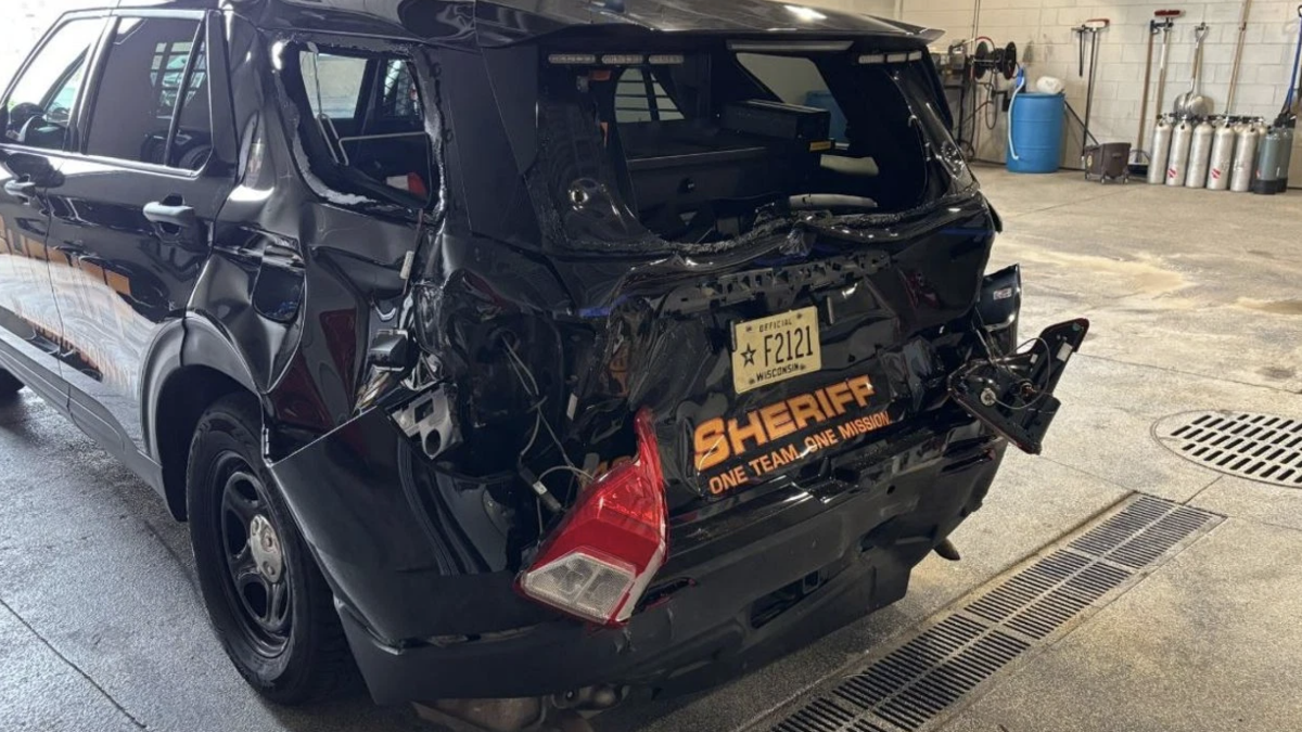 Wisconsin Woman’s Taco Bell Was So Good, She Smashed a Policeman: ‘Eating Tacos While Driving Is One of the Most Unhinged Things I’ve Heard’