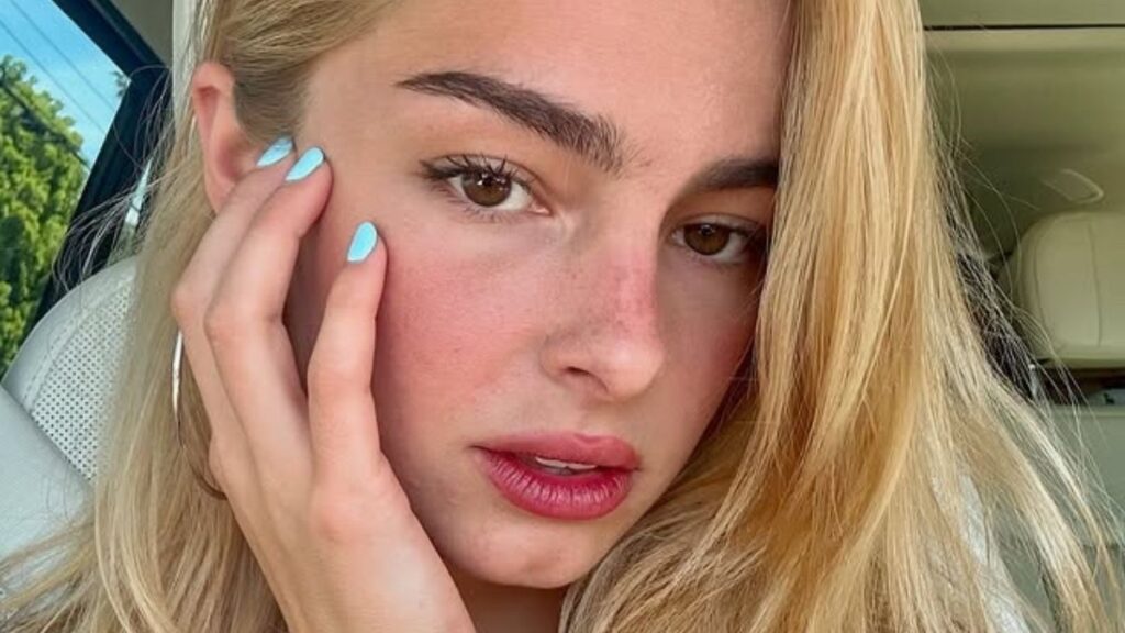 Addison Rae blonde