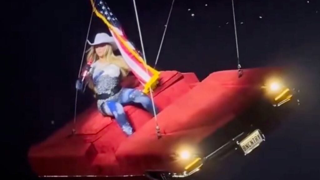 Beyonce in car