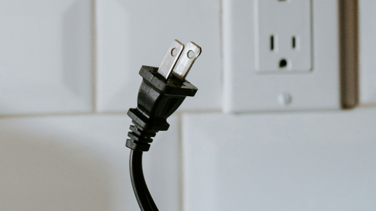 New Jersey Tenant Finds Out They’ve Been Paying Landlord’s Basement-Dweller Son’s Electric Bill for a Year: ‘That’s Theft’