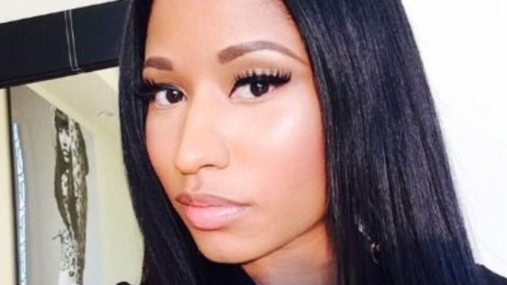 Nicki Minaj selfie