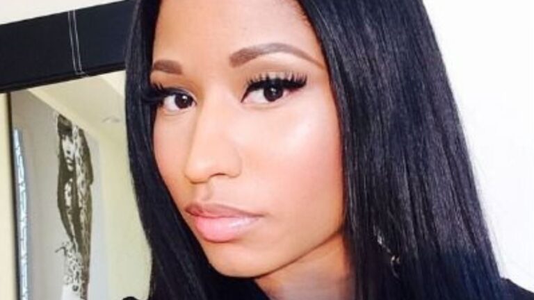 Nicki Minaj selfie