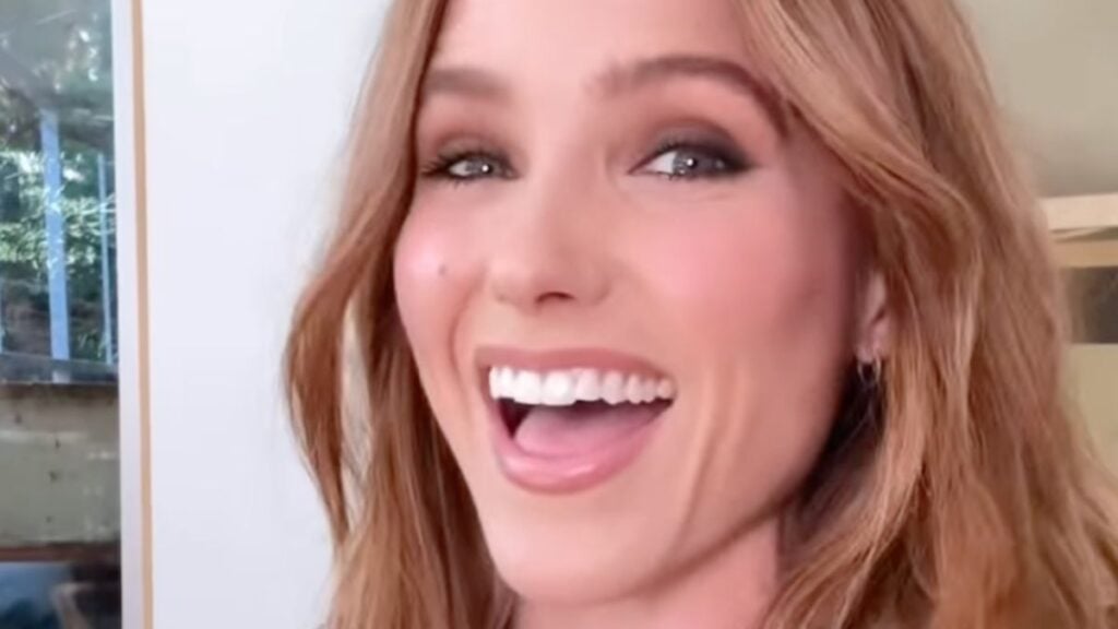 Sophia Bush smiling
