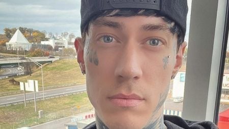 Trace Cyrus selfie