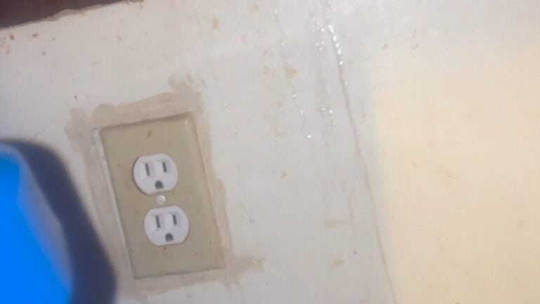 Irresponsible Kentucky Landlady Refuses to Fix Apartment Complex With Leaking Walls, ‘They Need to Resolve This Issue ASAP’ Kentucky Apartment Complex Leaking