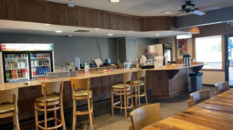 Colorado Restaraunt Slammed With Failing Health Score After Moldy Ham and Unsafe Food Found Clubhouse Grill at Elmwood