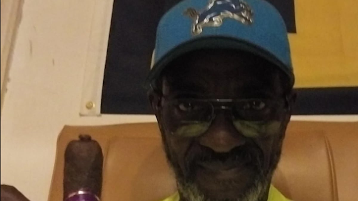 Elderly Detroin Lions Fan Goes to Work With A Victory Cigar Ready For Monday Night Football ‘Unc just like me fr’