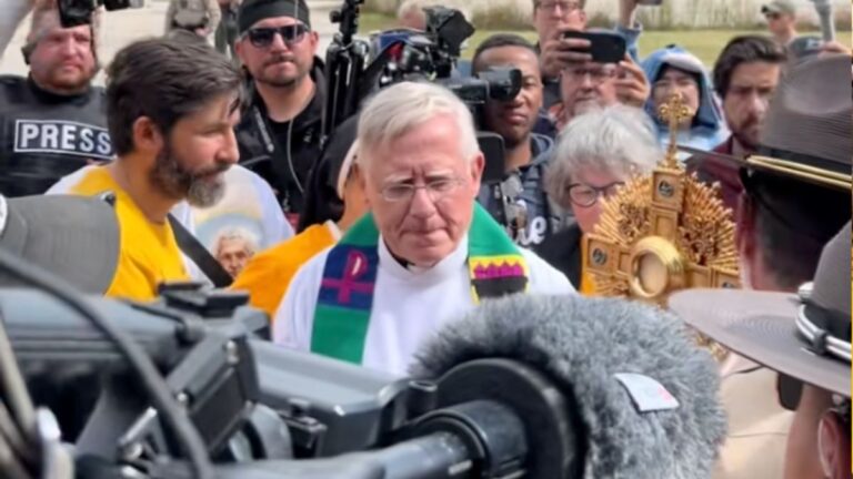 ICE Blocks Chicago Church From Holding Communion: ‘Oh so NOW They Want Separation of Church and State?’ Catholic church denied entry to a Chicago detention center