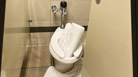 Kansas Hospital Stuffs Ice into Toilet