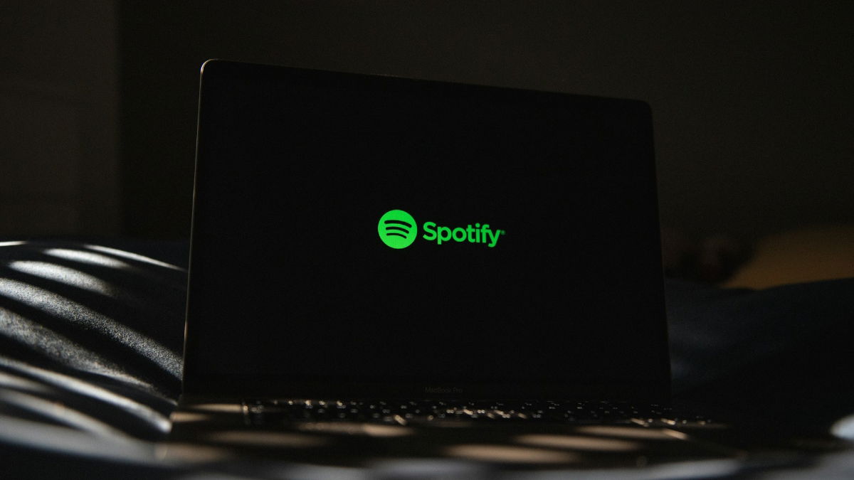Spotify Under Fire After Missouri Man Says App Promotes ICE, Company Fires Back With ‘Thumbs Up or Thumbs Down’ Feature