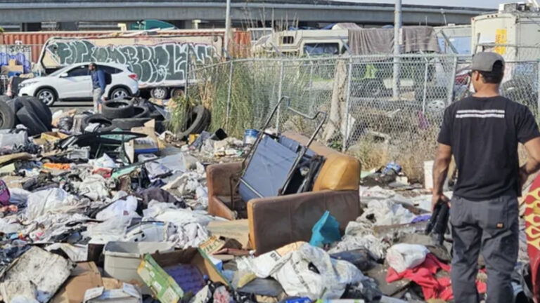 California Man Single-Handedly Changes Google Earth Maps by Transforming Illegal Dumping Site: ‘I Will Not Disappoint You’ California Man Single-Handedly Changes Google Earth Maps by Transforming Illegal Dumping Site