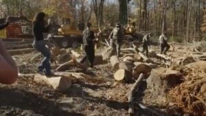 Charlotte locals chase ICE agents