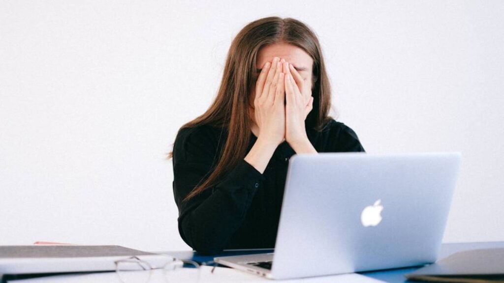 Los Angeles Threatens Doxx