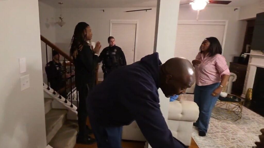 twitch streamer influencer's mom calls cops on him