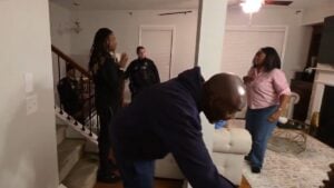 twitch streamer influencer's mom calls cops on him